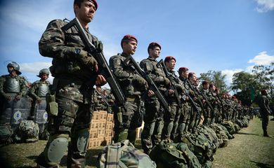 Rio de Janeiro - Brigada de Infantaria Paraquedista faz treinamento para os Jogos Rio 2016, na Vila Militar, em Deodoro, zona oeste da capital (Tomaz Silva/Agência Brasil)