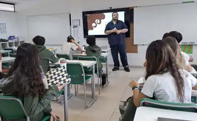 Brasília (DF) 06/11/2025 – Fábio Guimarães, professor de Literatura e Redação do Ensino Médio da Escola Bilingue Carolina Patrício (RJ).
Foto: Fábio Guimarães/Arquivo pessoal