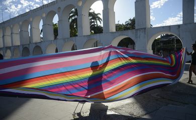 Rio de Janeiro (RJ) 17/12/2023 – Participantes da 2ª Edição da Parada LGBTQIA+ da Lapa, que acontece pela visibilidade e direitos das pessoas trans. Foto: Fernando Frazão/Agência Brasil
