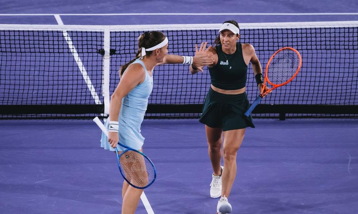 Dupla de Luisa Stefani com a húngara Timea Babos - WTA de Linz -em 21/03/2025