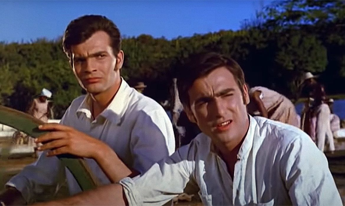Atores Luis Gustavo e Tarcísio Meira no filme Casinha Pequenina, de 1963.