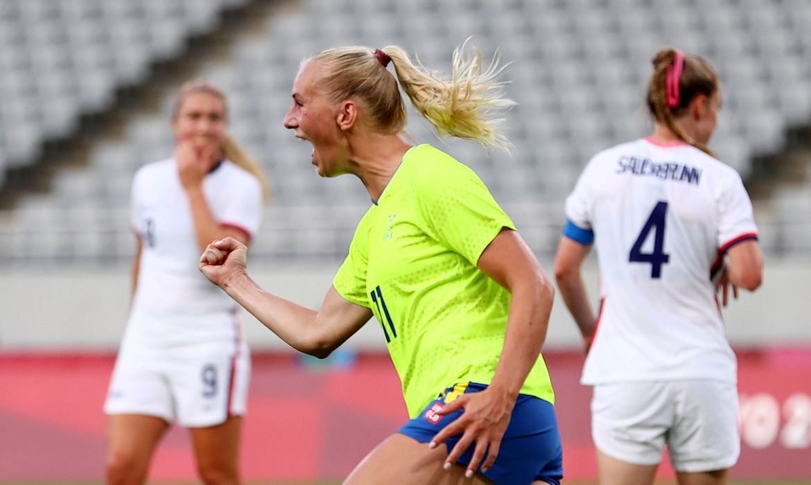 Stina Blackstenius comemora gol marcado na vitória da Suécia sobre os Estados Unidos na Olimpíada de Tóquio 2020