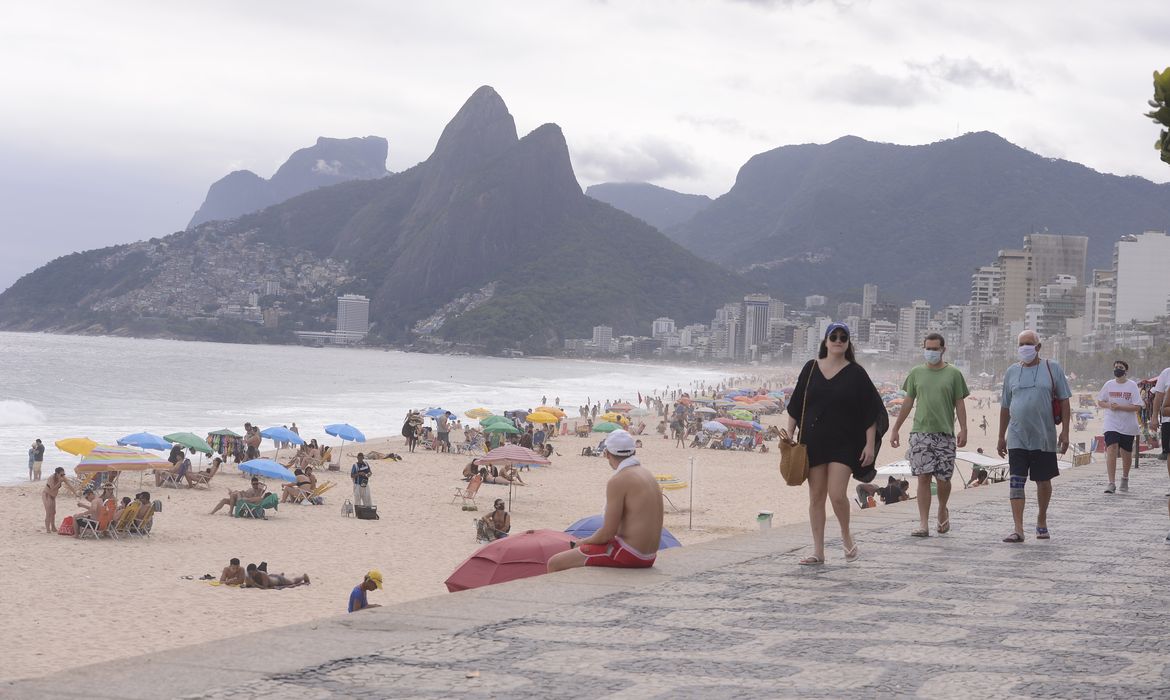 Rio de Janeiro tem primeiro fim de semana de praias liberas pela flexibilização da Prefeitura