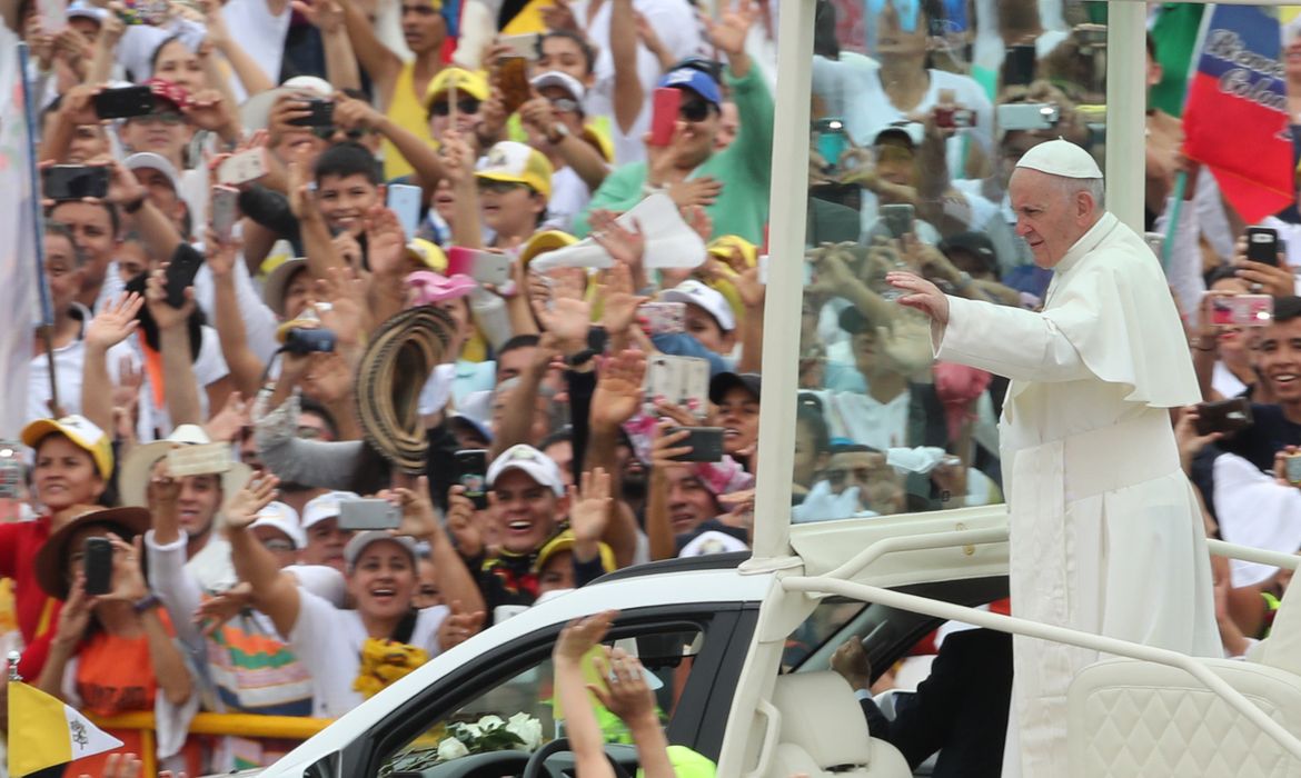 Villavicencio (Colômbia) - Papa Francisco chega para celebrar uma missa em Villavicencio, sua segunda parada na visita na Colômbia (EFE/Leonardo Muñoz)