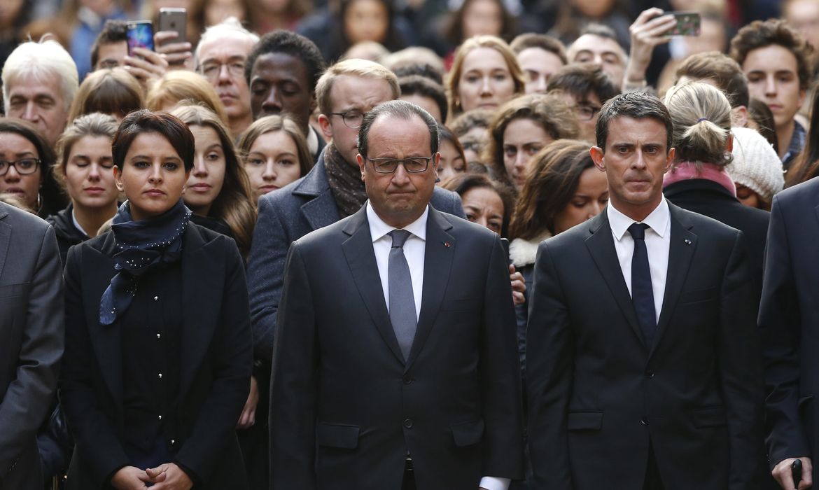 Presidente da França, François Hollande, e o primeiro-ministro francês, Manuel Valls (Guillaume Horcajuelo/Pool/EPA/Agência Lusa/Direitos Reservados)