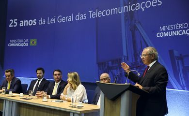 O ministro da Economia, Paulo Guedes,participa de evento comemorativo dos 25 anos da Lei Geral de Telecomunicações