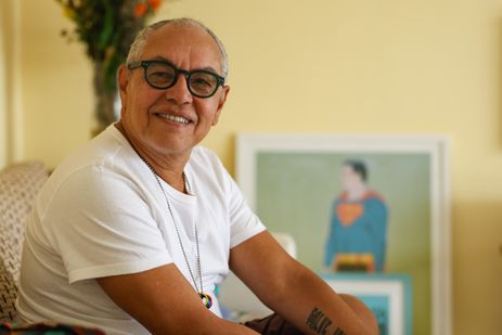 Rio de Janeiro (RJ), 30/05/2025 – O professor aposentado, Jorge Caê, em sua casa, no Recreio dos Bandeirantes, zona oeste do Rio de Janeiro. Foto: Tomaz Silva/Agência Brasil