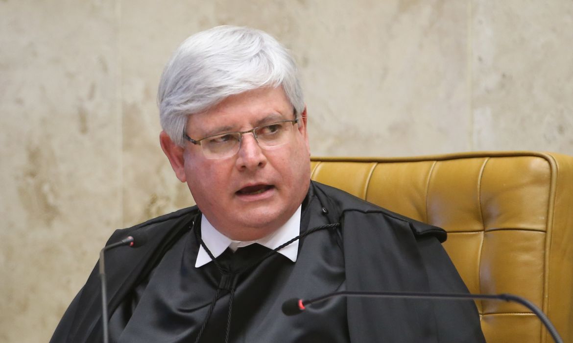 Brasília - O procurador-geral da República, Rodrigo Janot, fala na cerimônia de posse da nova presidente do Supremo Tribunal Federal (STF), ministra Cármen Lúcia (Wilson Dias/Agência Brasil)