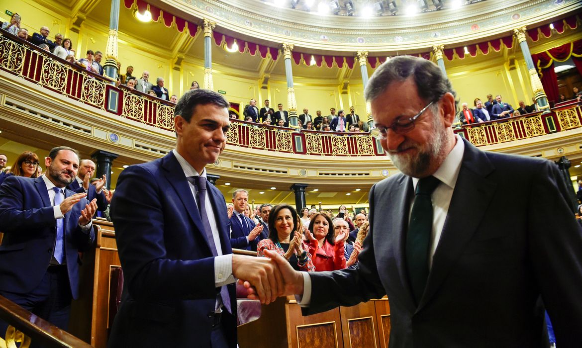 Pedro Sánchez é eleito novo chefe do governo da Espanha