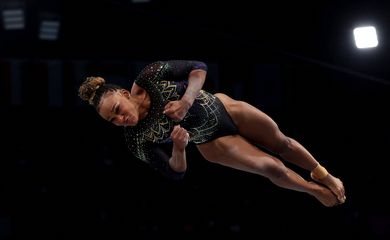 Rebeca Andrade no salto em Paris
 28/7/2024   REUTERS/Amanda Perobelli