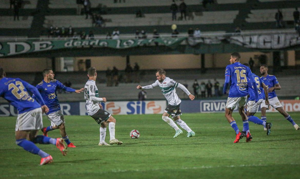 Adversário do Cruzeiro, Coritiba só perdeu um jogo em casa na