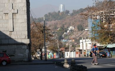 Chile decreta lockdown em Santiago