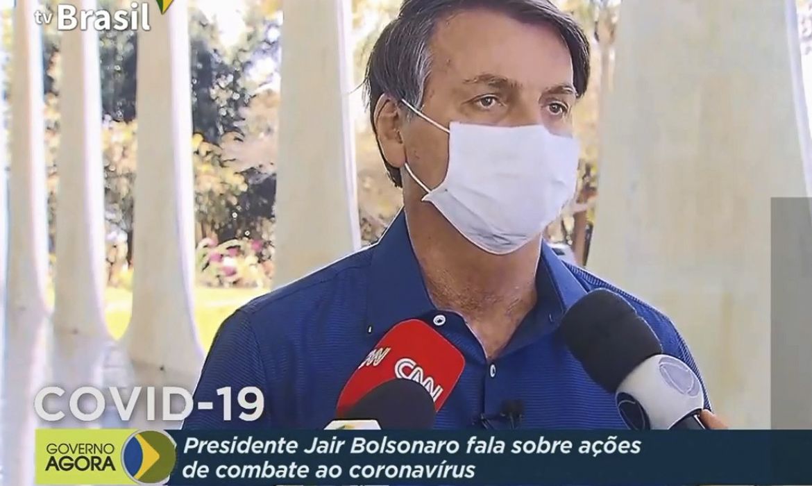 Presidente Jair Bolsonaro durante entrevista.