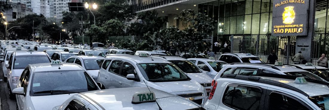 Protesto de taxitas contra o Uber em São Paulo