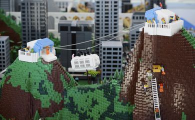 Rio de Janeiro - Parceria entre a prefeitura, a Dinamarca e a fábrica de brinquedos Lego permitiu a montagem de maquete da cidade do Rio  (Tânia Rêgo/Agência Brasil)