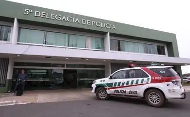 Brasília - Polícia Civil do DF cumpre 28 mandados de prisão e 35 de busca e apreensão na operação Delivery contra o tráfico de drogas, na Esplanada dos Ministérios (Marcelo Camargo/Agência Brasil)