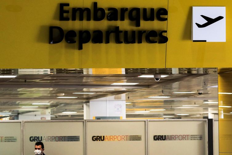 Variante Do Coronavirus Faz Paises Suspenderem Voos De E Para O Brasil Agencia Brasil