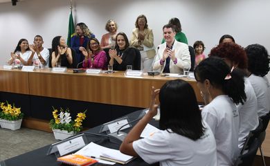 Brasília (DF) 19/04/2023 - A primeira-dama Janja Lula da Silva participar da abertura da 313ª Assembleia Ordinária do Conselho Nacional dos Direitos da Criança e do Adolescente (Conanda). 
Foto: Antonio Cruz/Agência Brasil