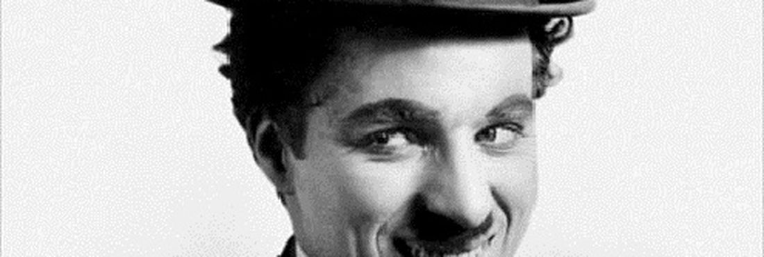 Charlie Chaplin caracterizado como O Vagabundo em 1914