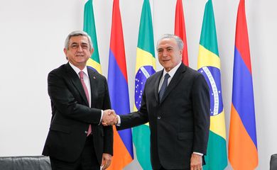 Brasília - O presidente interino Michel Temer recebe o presidente da Armênia, Serzh Sargsyan, no Palácio do Planalto (Beto Barata/PR)
