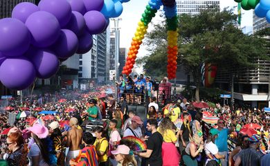 São Paulo (SP), 02/06/2024 - 28ª Parada do Orgulho LGBT+, com o tema Basta de Negligência e Retrocesso no Legislativo! Vote Consciente por Direitos da População LGBT+, na Avenida Paulista. Foto: Rovena Rosa/Agência Brasil