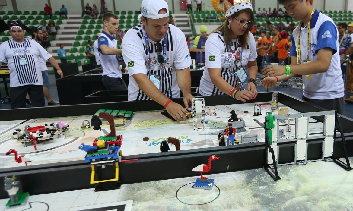 Brasília -  O Torneio Nacional de Robótica First Lego League é aberto em Brasília (Valter Campanato/Agência Brasil)