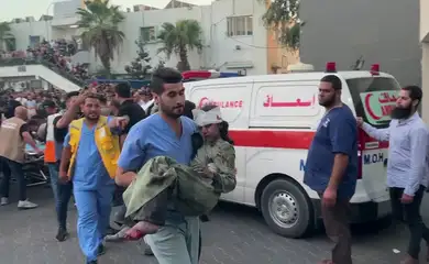 Injured arrive at Gaza hospital, following Israeli strikes