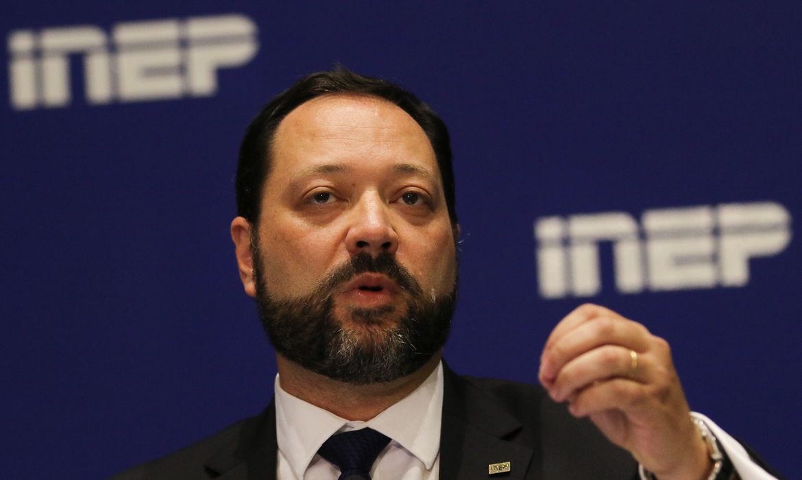 O presidente do Inep, Alexandre Lopes, apresenta detalhes da força-tarefa aplicada para avaliação do resultado do Enem