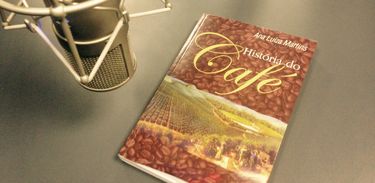 Livro História do Café, da historiadora Ana Luiza Martins