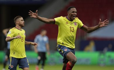 Colômbia bate Uruguai nos pênaltis e é semifinalista da Copa América