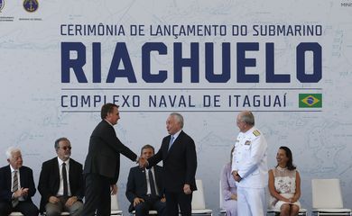 O presidente Michel Temer e o presidente eleito Jair Bolsonaro participam da Cerimônia de Lançamento do Submarino Riachuelo.
