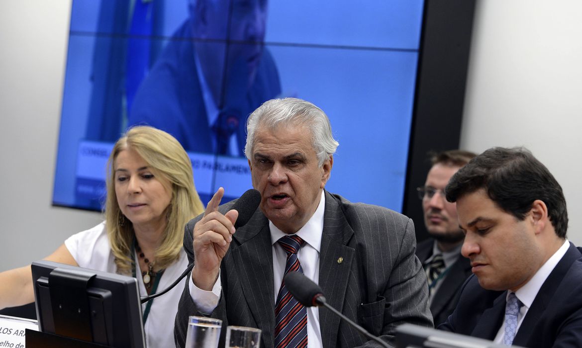  Brasília – O presidente do Conselho, deputado José Carlos Araujo, durante reunião do Conselho, durante reunião do Conselho de Ética da Câmara. (Valter Campanato/Agência Brasil)