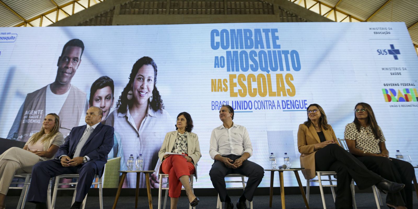 Governo quer mobilizar 25 milhões de estudantes para combater a dengue Governo quer mobilizar 25 milhões de estudantes para combater a dengue