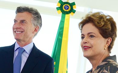 Brasília - A presidenta Dilma Rousseff recebe o presidente eleito da Argentina, Mauricio Macri, no Palácio do Planalto. (Elza Fiúza/Agência Brasil)