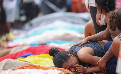 Rio de Janeiro (RJ), 29/10/2025 - Dezenas de corpos são trazidos por moradores para a Praça São Lucas, na Penha, zona norte do Rio de Janeiro. Operação Contenção.
Foto: Tomaz Silva /Agência Brasil