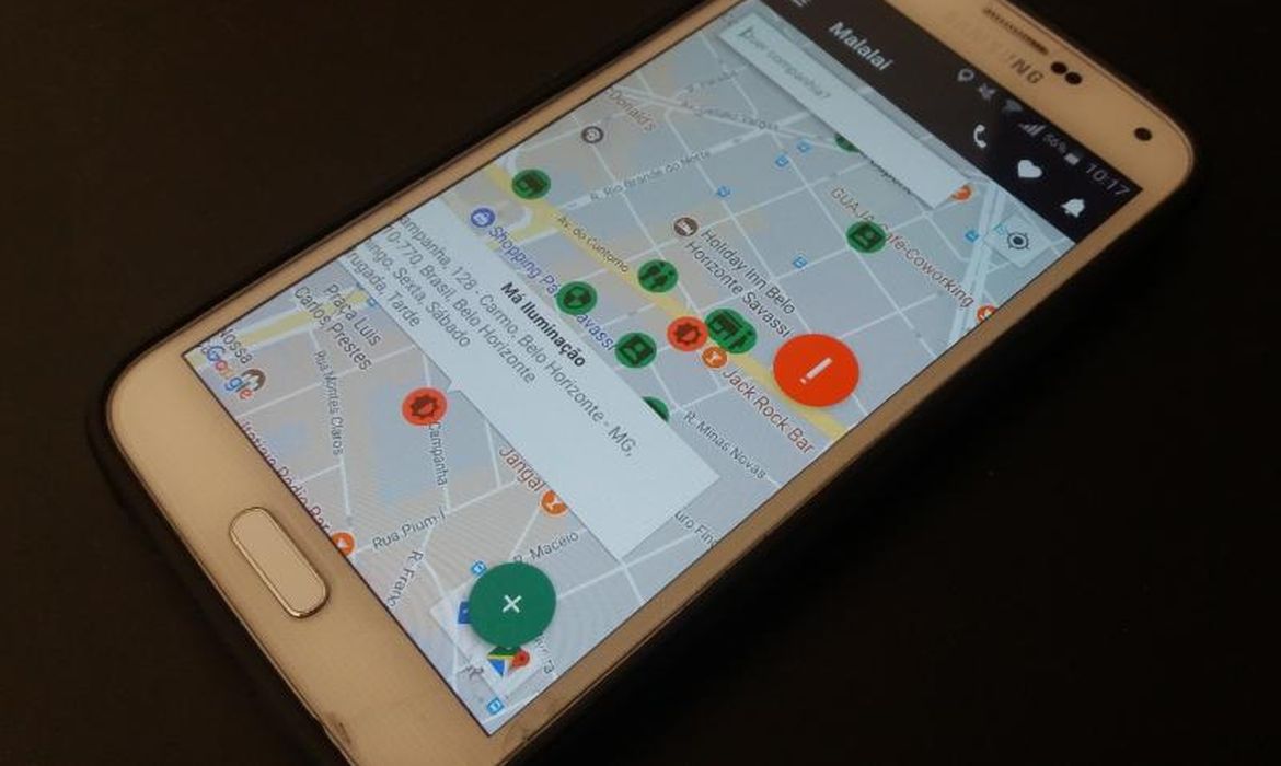 Mulheres usam aplicativo para eleger rotas seguras e pedir socorro a amigos