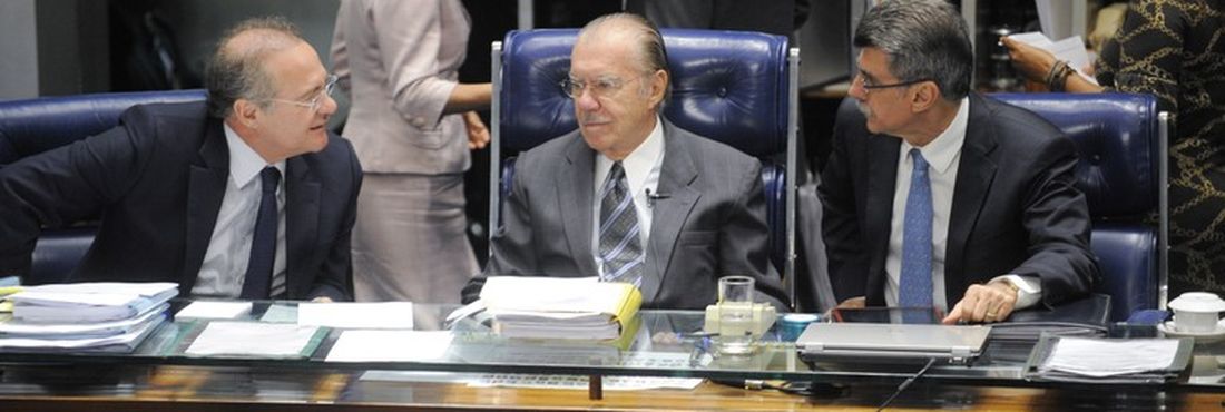 Os senadores Renan Calheiros (PMDB-AL), José Sarney (PMDB-AP), presidente do Senado, e Romero Jucá (PMDB-RR) durante análise do Projeto de Lei de Conversão (PLV) 16/2012 - Programa Brasil Carinhoso.