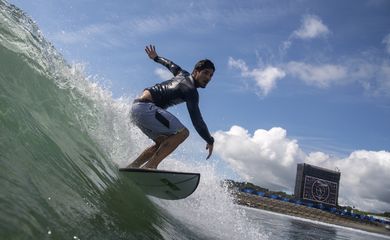 Tokyo 2020 Olympics - Surfing Training - Gabriel Medina - surfe, _Tóquio- Olimpíada - treino