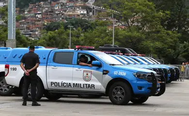 A secretaria de estado de Polícia Militar do Rio de Janeiro entrega  mais um lote de 114 viaturas adquiridas no ano passado para recompor a frota da corporação.