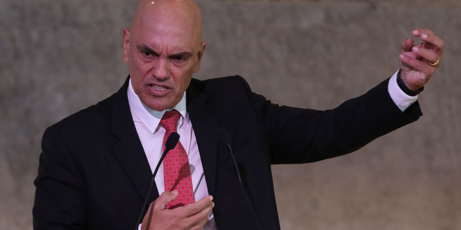 Moraes manda PF marcar depoimento de Bolsonaro sobre atos golpistas 1 Moraes manda PF marcar depoimento de Bolsonaro sobre atos golpistas