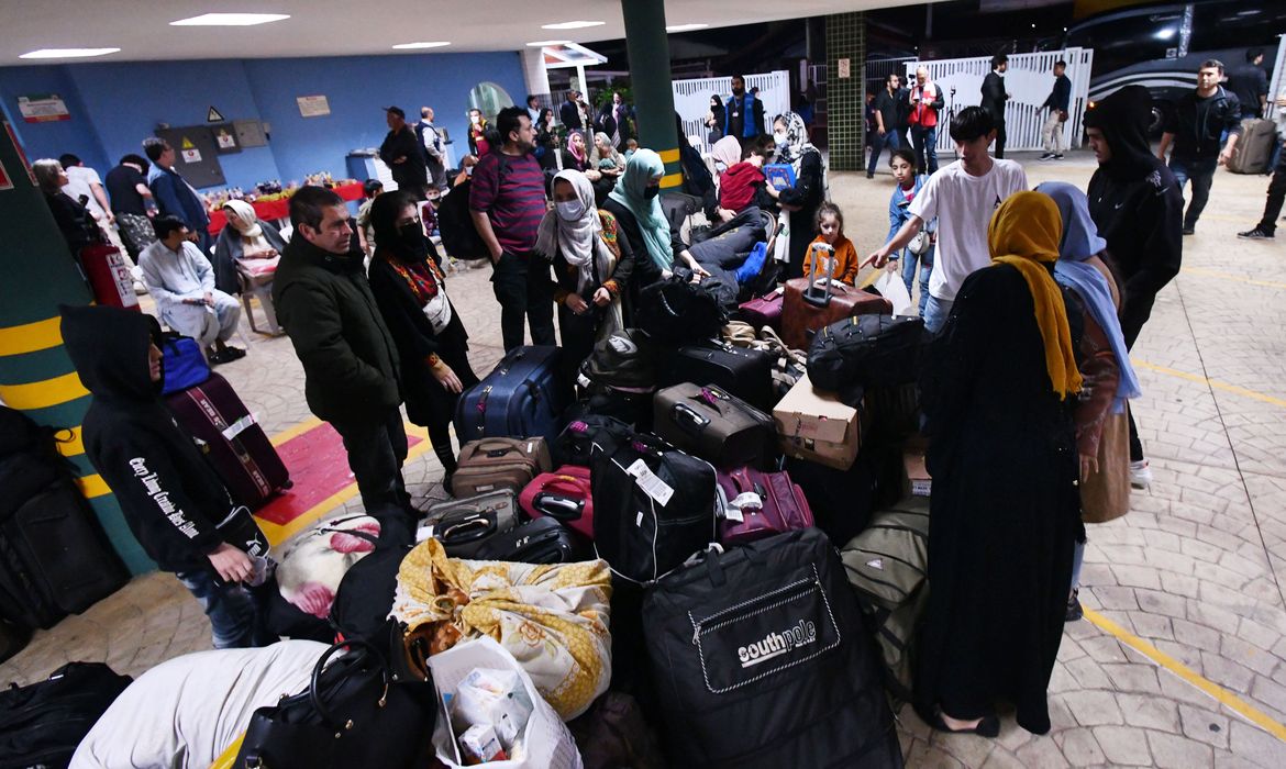 Ação humanitária, os afegãos abrigados no Aeroporto Internacional/SP/Guiarulhos, foram acolhidos em colônia de férias no litoral de SP
Foto:Isaac Amorim/MJSP