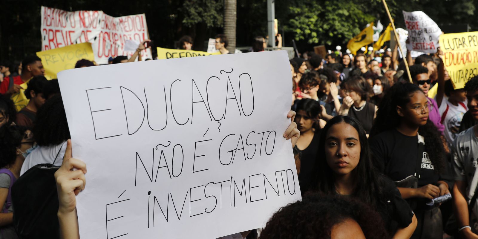 Dossiê mostra falta de direitos básicos para pós-graduandos no Brasil