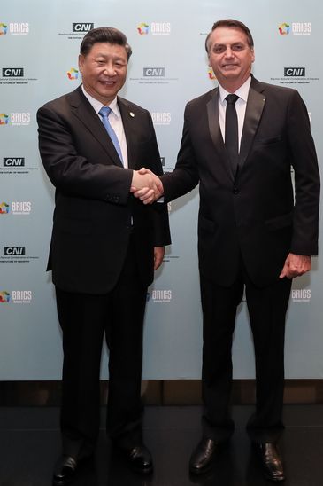 Os presidentes do Brasil, Jair Bolsonaro e da República Popular da China, Xi Jinping, durante cerimônia de encerramento do Fórum Empresarial do BRICS