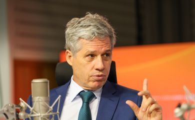 Brasília (DF) 20/01/2026 - O ministro do Desenvolvimento Agrário e Agricultura Familiar, Paulo Teixeira, participa do programa Bom Dia, Ministro.  Foto: Fabio Rodrigues-Pozzebom/ Agência Brasil