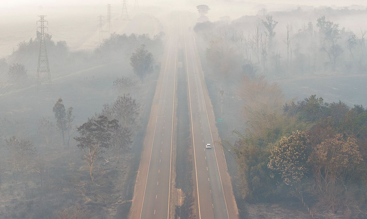 A drone view shows heavy smoke from fires at the vegetation near Ribeirao Preto, Brazil, August 24, 2024. REUTERS/Joel Silva