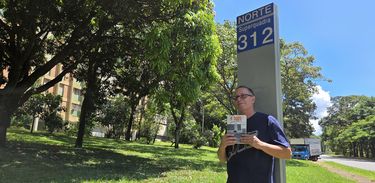 Historiador e jornalista Lourenço Dutra, autor do livro “A doze”, lançado pela editora Arribaçã