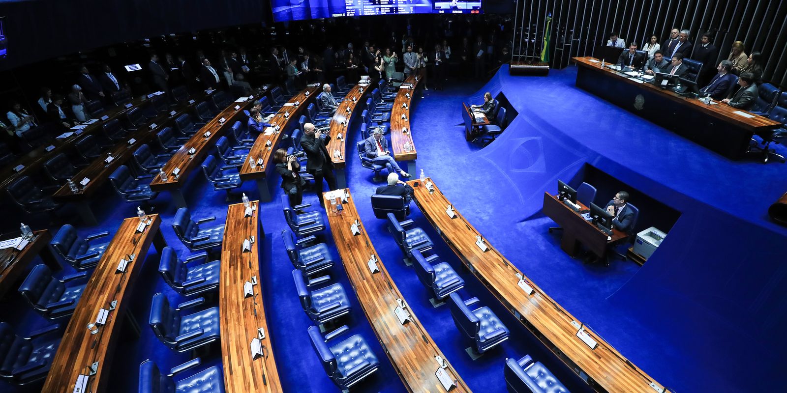 Senado segue Câmara e também derruba decreto do IOF Senado segue Câmara e também derruba decreto do IOF