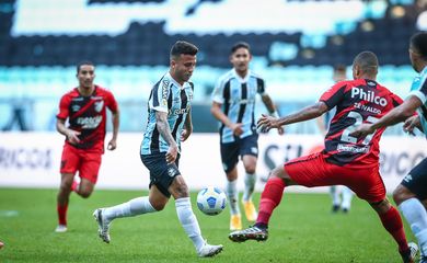 Lucas Uebel/ Grêmio FBPA/ Direitos reservados Athletico Paranaense ganha do Grêmio em Porto Alegre e segue 100%