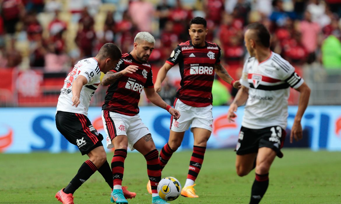 Flamengo 3 x 1 São Paulo - Campeonato Brasileiro - Maracanã - 17-04-2022- primeiro turno