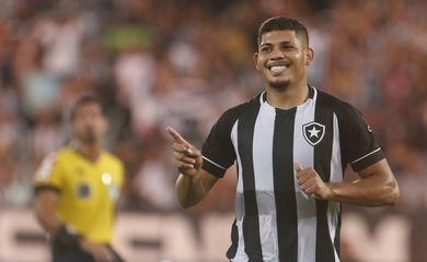 Erison marca na vitória do  Botafogo por 3 a 1 sobre Fortaleza - Brasileiro - em 15/05/2022